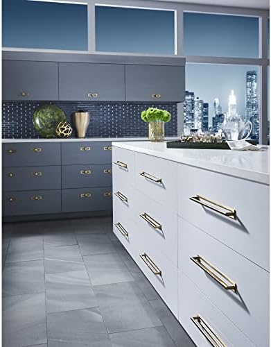 Top Knobs offers classic design Kinney Pull 3 - Brushed Satin Nickel - Lynwood Collection